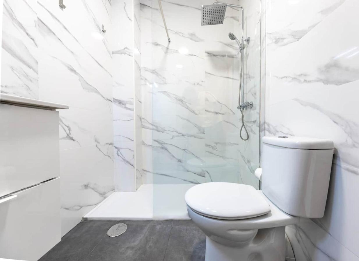 Private Rooftop & Elegant Studio - Center By Rems Apartment Malaga Luaran gambar