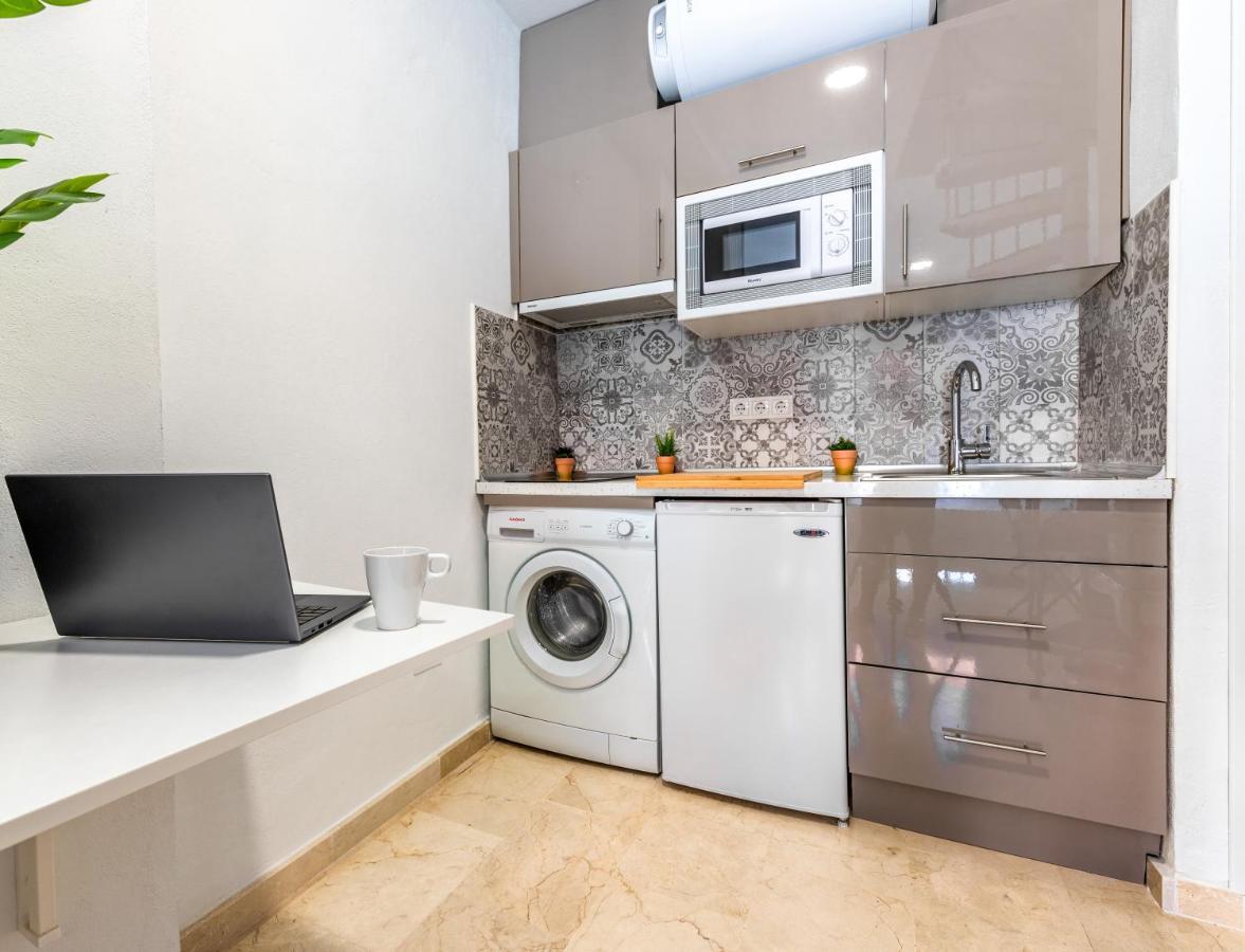 Private Rooftop & Elegant Studio - Center By Rems Apartment Malaga Luaran gambar
